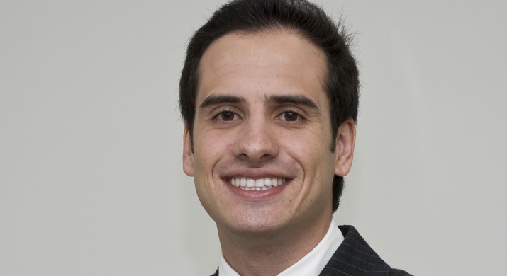 Carlos Cruz - Oficial