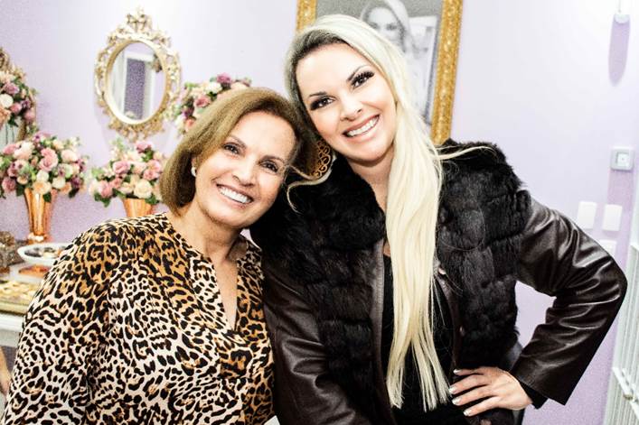 Ana Paula Ferro e de dona Meire, mãe e filha fundadoras da Emporium da Beleza