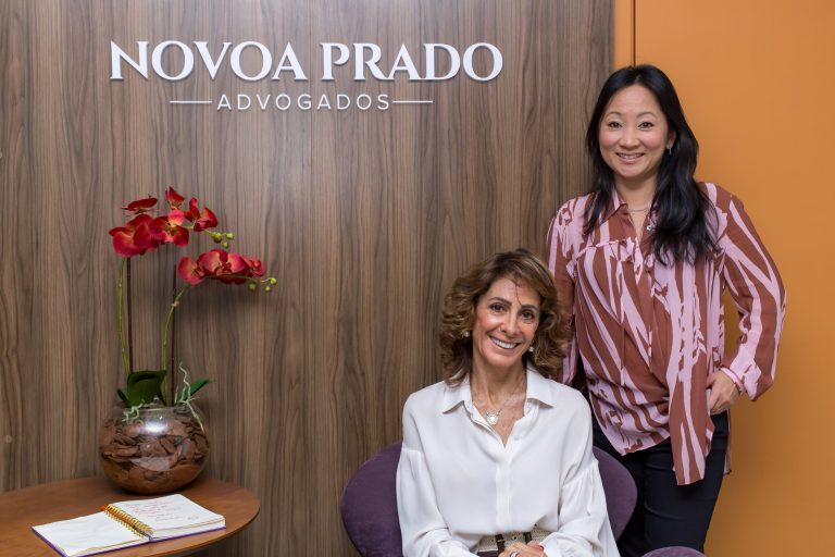 Thaís Kurita e Melitha Novoa Prado Novoa Prado Advogados